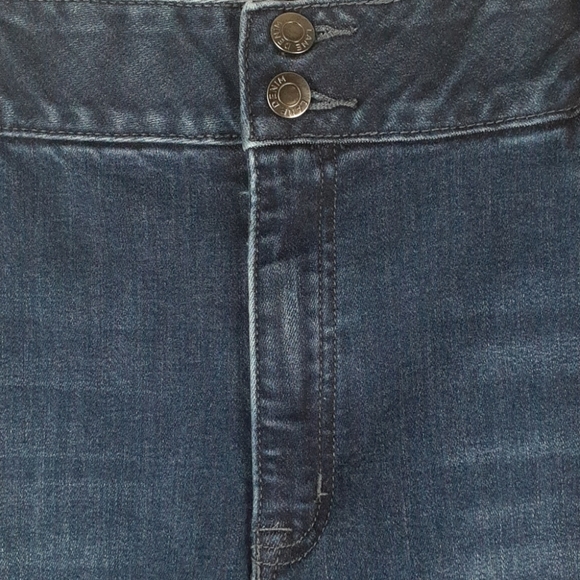 Lane Bryant High Rise Dark Wash Jean w/ Tighter Tummy Technology Waist Band - Picture 6 of 10